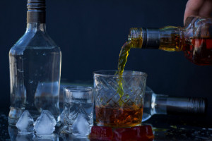 Até um consumo moderado de álcool pode representar riscos para a saúde 