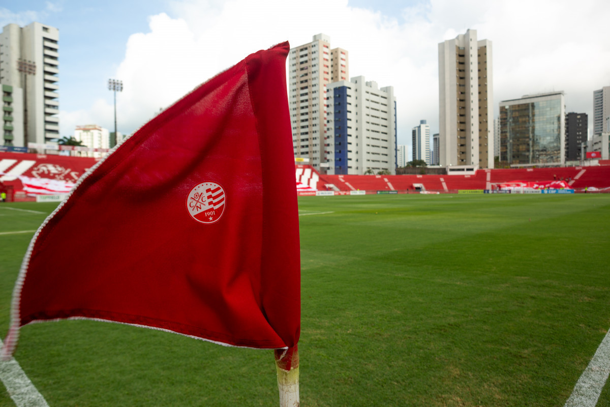 Recife, PE, 20/09/2025 - NÁUTICO X PONTE PRETA - Na tarde deste sábado(20), a equipe do Náutico recebeu a equipe da Ponte Preta pelo Campeonato Brasileiro da Serie C 2025 no estádio dos Aflitos./Rafael Vieira