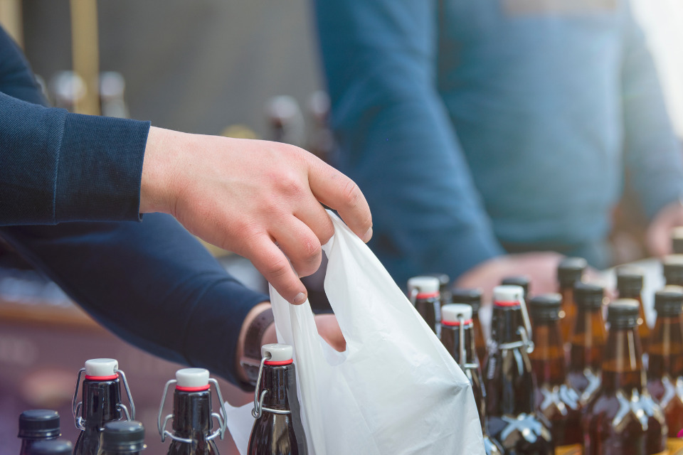 Intoxicação por metanol: Olinda anuncia reforço na fiscalização de venda de bebidas no Sítio Histórico e na orla /Foto ilustrativa:Canva