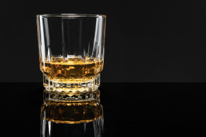 Casos suspeitos de intoxicação de metanol após ingestão de bebidas estão sendo investigados no país