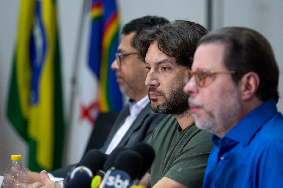 Recife, PE, 10/09/2025 - COLETIVA SAF SANTA CRUZ - O Santa Cruz anunciou, na manhã desta quarta-feira, uma estimativa de prazo para finalizar o processo de constituição da SAF. Depois da assinatura do último aditivo da proposta vinculante, feita há uma semana, o acordo será apreciado pelo Conselho Deliberativo, depois seguindo para a Assembleia Geral de Sócios. Bruno Rodrigues, Iran Barbosa./Rafael Vieira