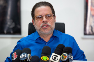 Recife, PE, 10/09/2025 - COLETIVA SAF SANTA CRUZ - O Santa Cruz anunciou, na manhã desta quarta-feira, uma estimativa de prazo para finalizar o processo de constituição da SAF. Depois da assinatura do último aditivo da proposta vinculante, feita há uma semana, o acordo será apreciado pelo Conselho Deliberativo, depois seguindo para a Assembleia Geral de Sócios. Bruno Rodrigues, Iran Barbosa.