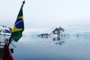 Cientistas analisam a influência do aquecimento global nas propriedades físicas, químicas e biológicas do oceano antártico