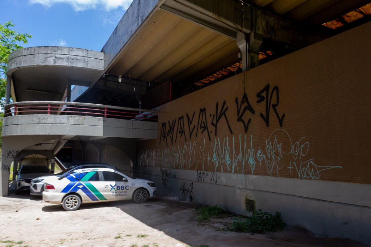 Metrô do Recife tem furto de 1,2 km de cabos e 30 vidros quebrados em menos de 10 meses
 (Fotos: Rafael Vieira)