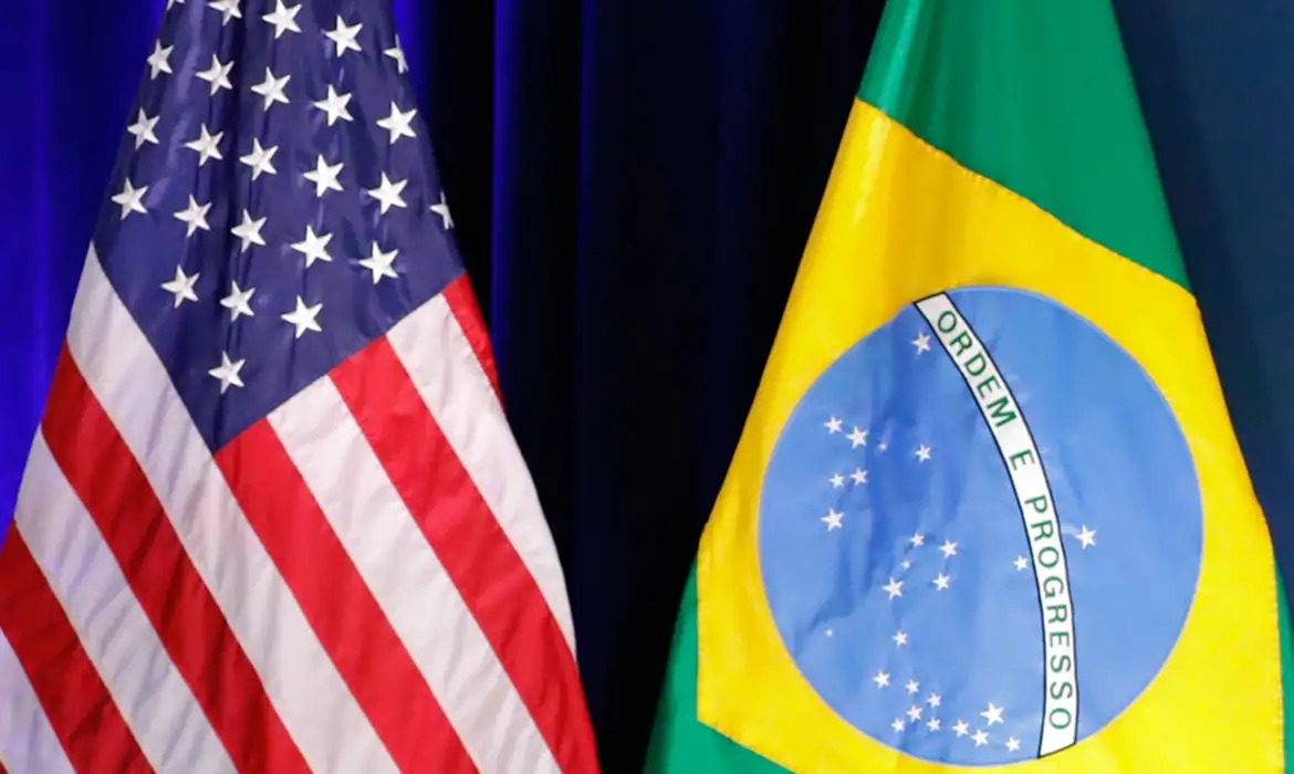 Bandeiras dos Estados Unidos e Brasil  (Alan Santos/PR)