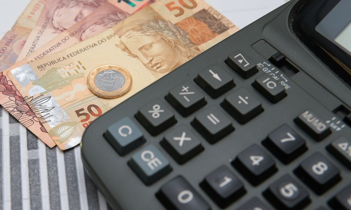 A economia brasileira deve crescer 2,4% este ano, acima da m&eacute;dia da Am&eacute;rica Latina e Caribe (2,3%)/Foto: Marcello Casal JrAg&ecirc;ncia Brasil