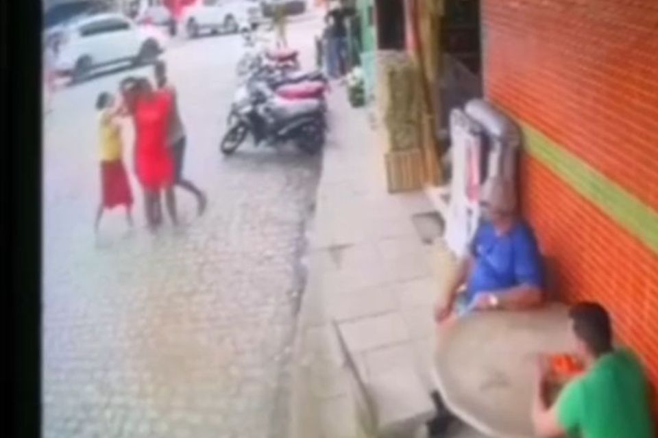 Mulher é esfaqueada pelas costas pelo ex-companheiro em Escada, Mata Sul de Pernambuco/Reprodução/redes sociais