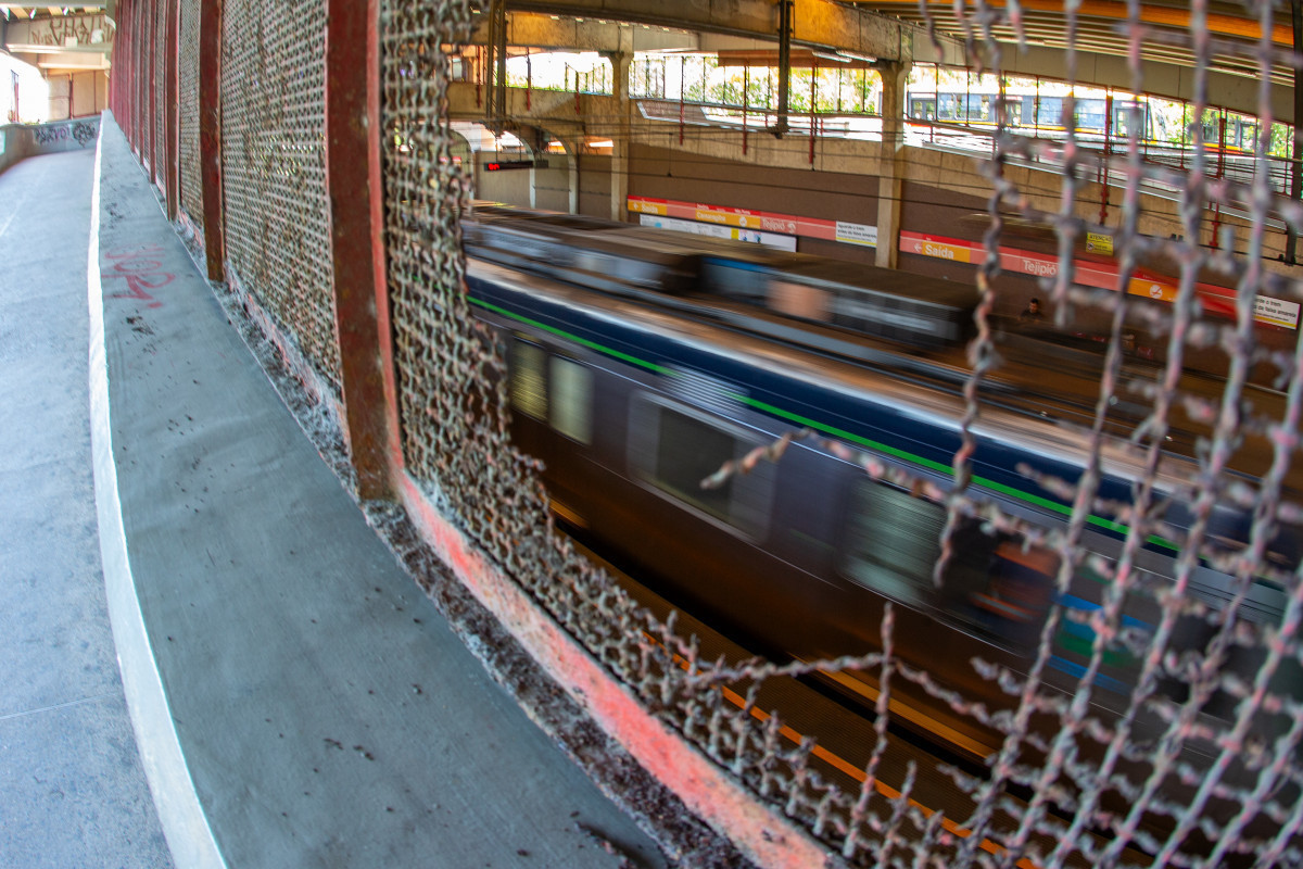 Recife, PE, 06/10/2025 - DEPREDAÇÕES DAS ESTAÇÕES DE METRÔ - Imagens das depredações nas estações de metrô de Afogados, Tejipió e Joana Bezerra. (Rafael Vieira) Recife, PE, 06/10/2025 - DEPREDAÇÕES DAS ESTAÇÕES DE METRÔ - Imagens das depredações nas estações de metrô de Afogados, Tejipió e Joana Bezerra./Rafael Vieira