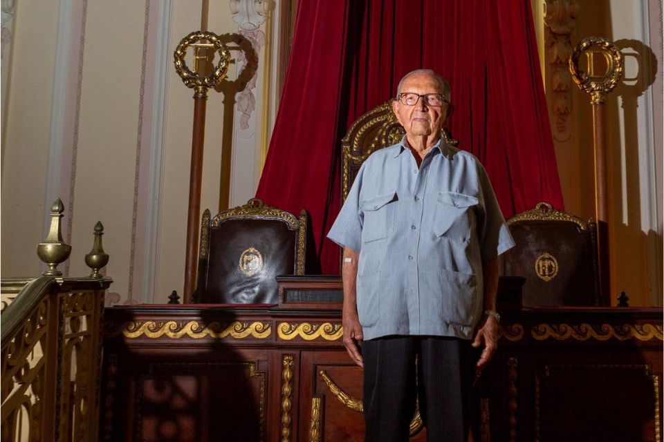 Givaldo Peixoto, de volta ao salão nobre da Faculdade de Direito do Recife (Rafael Vieira/DP Foto) Givaldo Peixoto, de volta ao salão nobre da Faculdade de Direito do Recife/Rafael Vieira/DP Foto