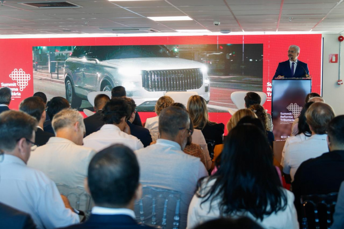 Com o objetivo oferecer ferramentas de adaptação aos modelos de gestão e fortalecer empresas diante do novo cenário fiscal, o encontro reuniu empresários, advogados, contadores e estudantes da área (Foto: Marina Torres/DP Foto) Com o objetivo oferecer ferramentas de adaptação aos modelos de gestão e fortalecer empresas diante do novo cenário fiscal, o encontro reuniu empresários, advogados, contadores e estudantes da área/Foto: Marina Torres/DP Foto