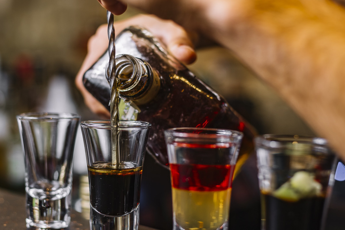 Bebida alcoólica (Freepik ) Bebida alcoólica /Freepik