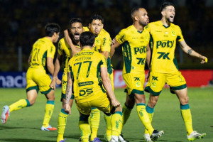 Equipe do Mirassol durante partida da Série A 