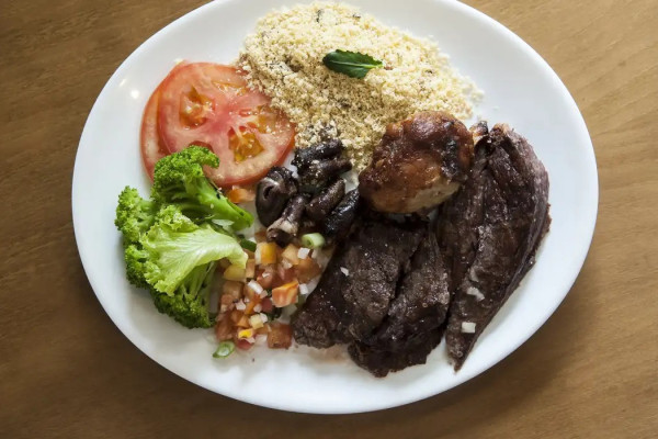 O número de domicílios que enfrentaram insegurança alimentar grave no Brasil diminuiu 19,9% no intervalo de um ano (Foto: Agência Brasil/Arquivo)
