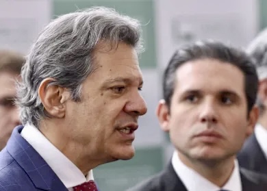 Ministro da Fazenda, Fernando Haddad, e Presidente da Câmara dos Deputados do Brasil, Hugo Motta (Foto: Marcelo Camargo/Agência Brasil) Ministro da Fazenda, Fernando Haddad, e Presidente da Câmara dos Deputados do Brasil, Hugo Motta/Foto: Marcelo Camargo/Agência Brasil