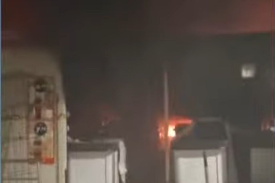 Incêndio atinge padaria na Madalena, Zona Oeste do Recife
(Reprodução/TV Guararapes) Incêndio atinge padaria na Madalena, Zona Oeste do Recife
/Reprodução/TV Guararapes
