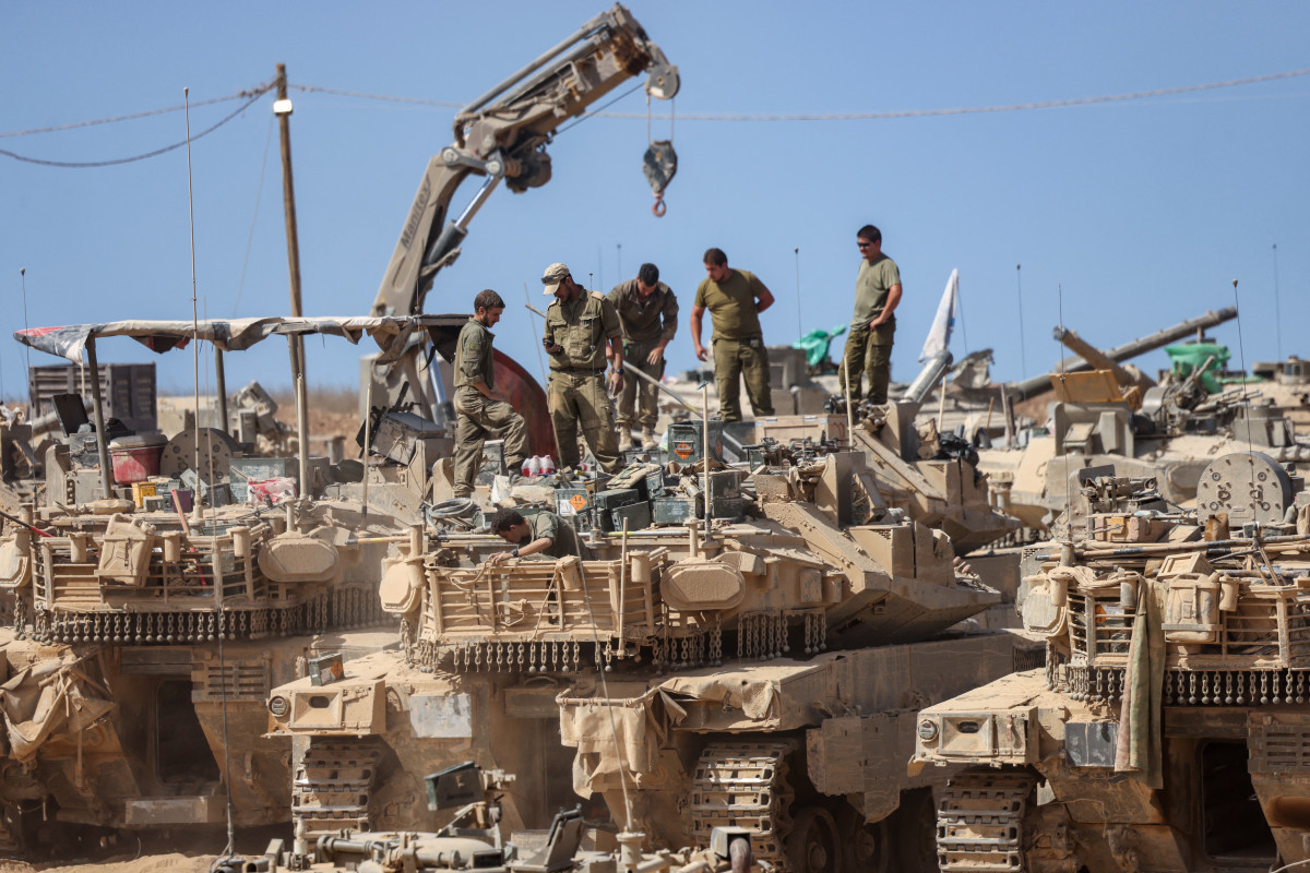 Após o retorno dos cativos de Gaza, Israel procederá à libertação de cerca de 2 mil prisioneiros palestinos/Foto: MENAHEM KAHANA / AFP