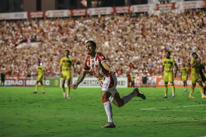 Hélio Borges fez o primeiro gol do Náutico 