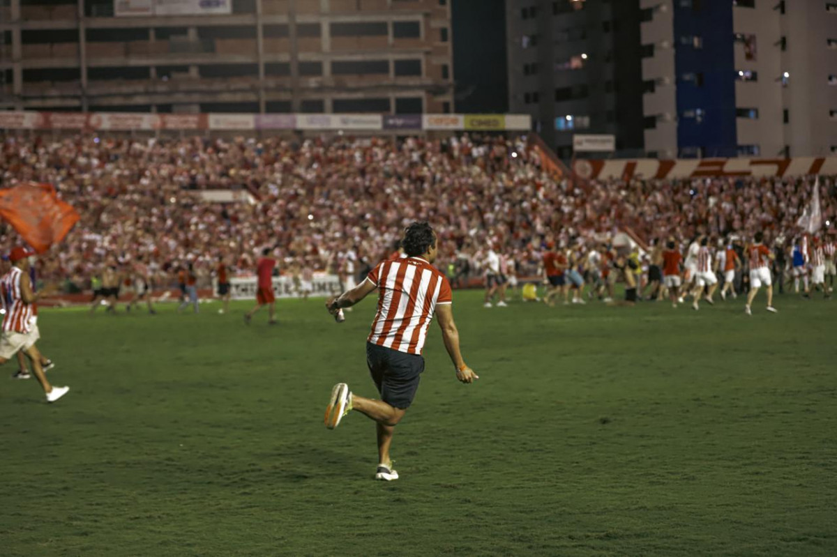 Invasão da torcida do Náutico nos Aflitos (Nanda Prista)