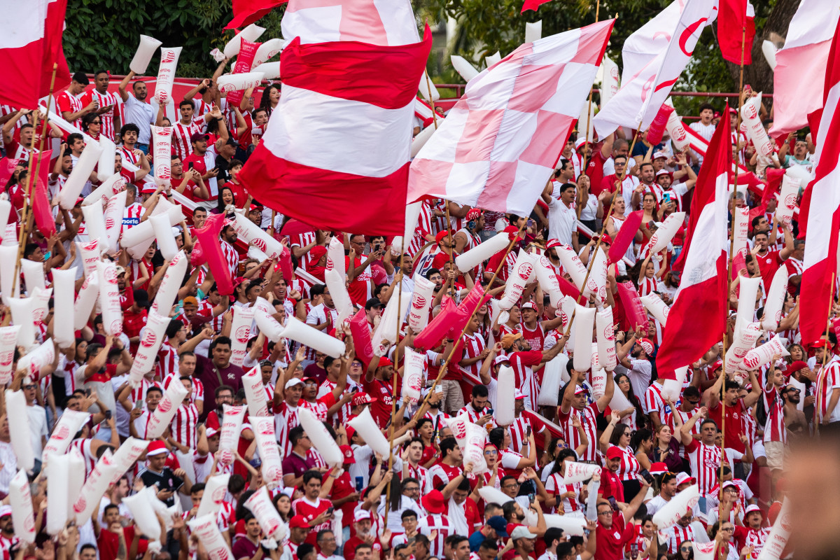 Recife, PE, 01/10/2025 - NÁUTICO X GUARANI - Na tarde deste sábado(13), a equipe do Náutico recebeu a equipe do Guarani, pelo Campeonato Brasileiro da Serie C 2025 no estádio dos Aflitos. Torcida do Náutico (Rafael Vieira) Recife, PE, 01/10/2025 - NÁUTICO X GUARANI - Na tarde deste sábado(13), a equipe do Náutico recebeu a equipe do Guarani, pelo Campeonato Brasileiro da Serie C 2025 no estádio dos Aflitos. Torcida do Náutico/Rafael Vieira