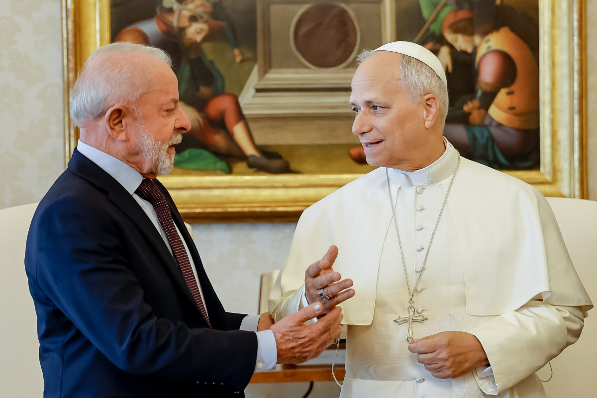Presidente da República, Luiz Inácio Lula da Silva, durante audiência com Sua Santidade o Papa Leão XIV. Biblioteca do Palácio Apostólico, Vaticano./Foto: Ricardo Stuckert / PR