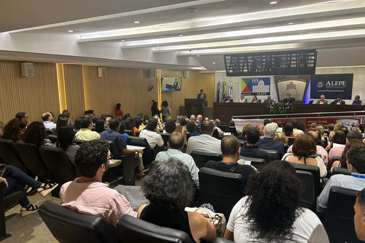 Professores da UPE realizarão mesa redonda para discutir valorização da carreira docente
(Foto: Divulgação) Professores da UPE realizarão mesa redonda para discutir valorização da carreira docente
/Foto: Divulgação