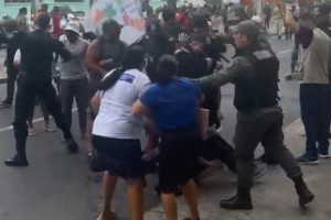 Confronto envolveu manifestantes, PMs e guardas 
