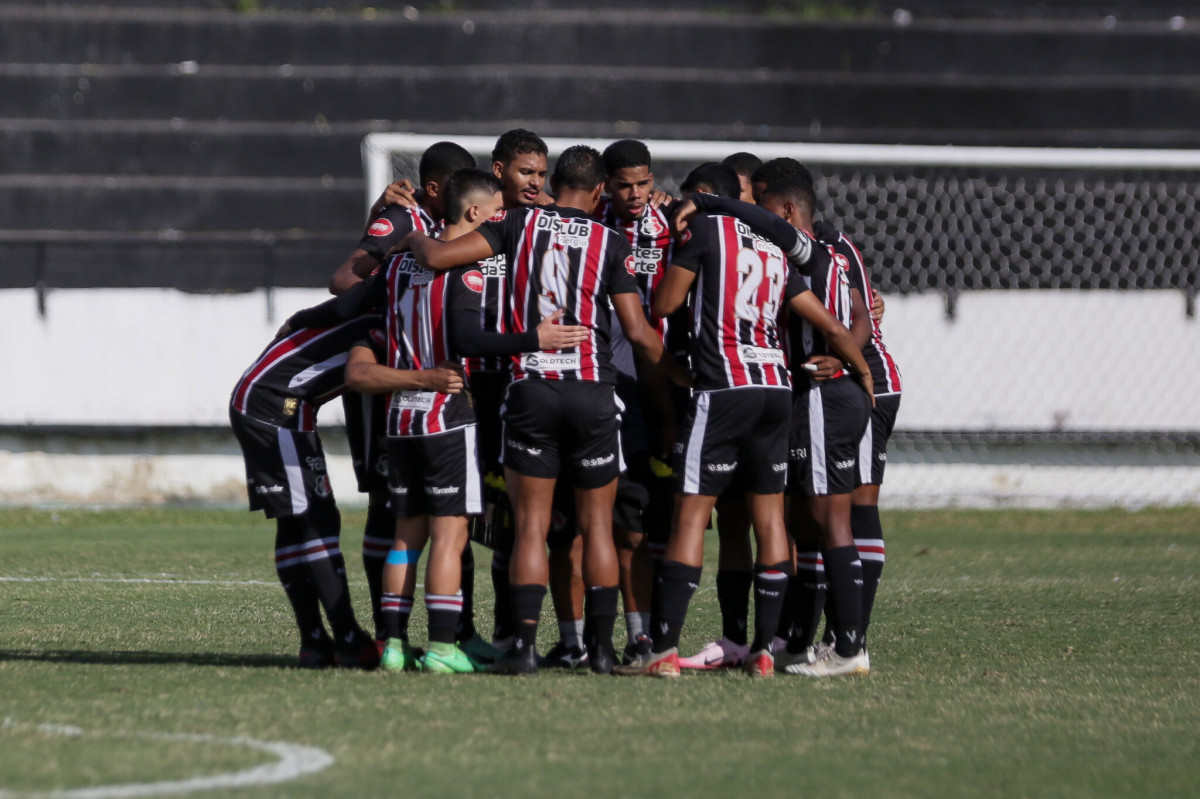 Jogadores do Santa Cruz (Rafael Vieira/FPF) Jogadores do Santa Cruz/Rafael Vieira/FPF