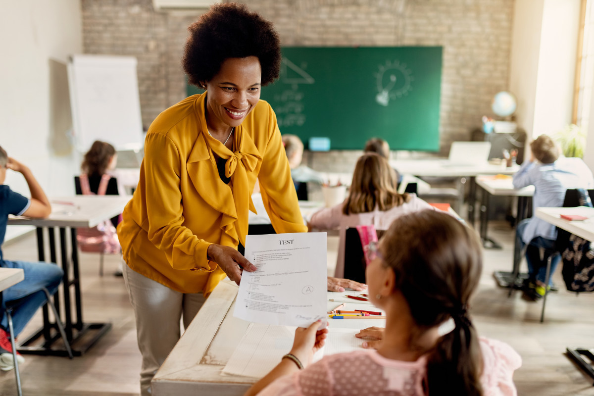 Dia dos Professores 2025 (Foto: Drazen Zigic/freepik)