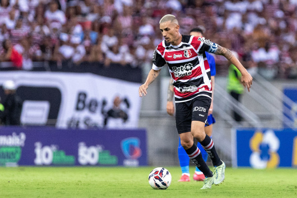 São Lourenço da Mata, PE, 27/09/2025 - SANTA CRUZ X BARRA - Na tarde deste sábado(27), a equipe do Santa Cruz recebeu a equipe do Barra pelo primeiro jogo da Final do Campeonato Brasileiro da Serie D 2025 na Arena de Pernambuco. Thiago Galhardo.