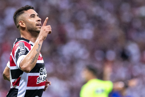 São Lourenço da Mata, PE, 27/09/2025 - SANTA CRUZ X BARRA - Na tarde deste sábado(27), a equipe do Santa Cruz recebeu a equipe do Barra pelo primeiro jogo da Final do Campeonato Brasileiro da Serie D 2025 na Arena de Pernambuco. Renato