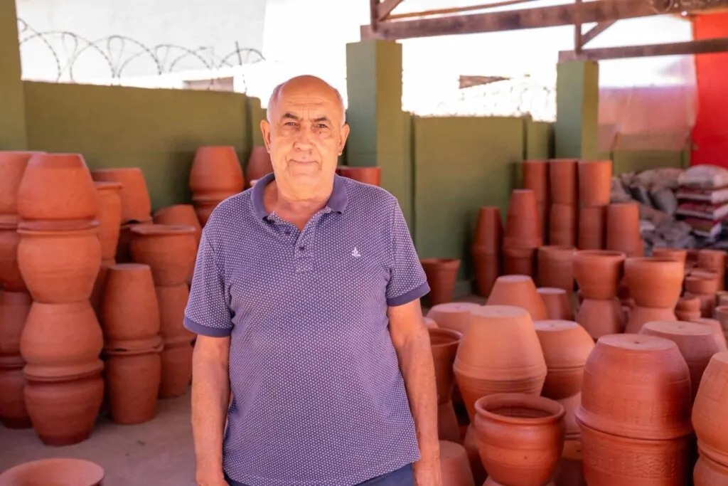 José é o responsável por manter viva a tradição na Floricultura Santa Rita de Cássia (Acervo Secult/Codemge (Lina Mintz))