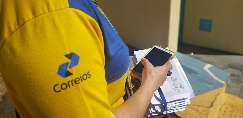 Trabalhador dos Correios/Divulgação/Correios