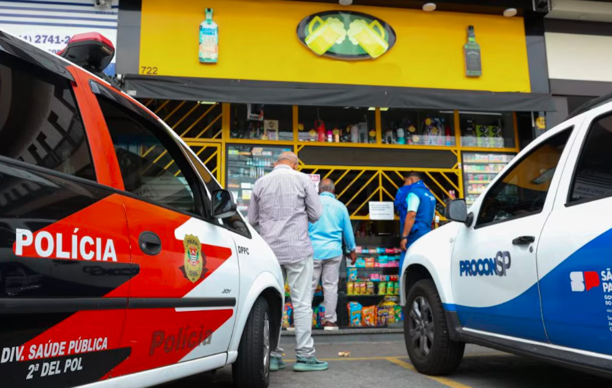 Polícia Civil fez operação contra falsificação de bebidas com metanol
(Divulgação/SSP) Polícia Civil fez operação contra falsificação de bebidas com metanol
/Divulgação/SSP