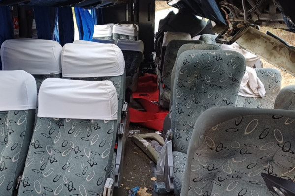 Acidente de ônibus em Saloá deixou mortos e feridos (PRF/Divulgação)