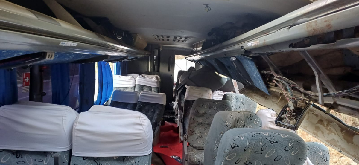 Acidente de ônibus em Saloá deixou mortos e feridos (PRF/Divulgação) Acidente de ônibus em Saloá deixou mortos e feridos/PRF/Divulgação