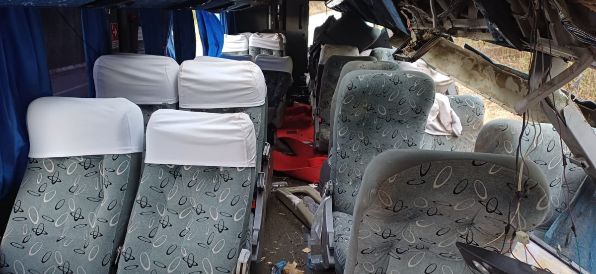 Acidente de ônibus em Saloá deixou mortos e feridos (PRF/Divulgação) Acidente de ônibus em Saloá deixou mortos e feridos/PRF/Divulgação