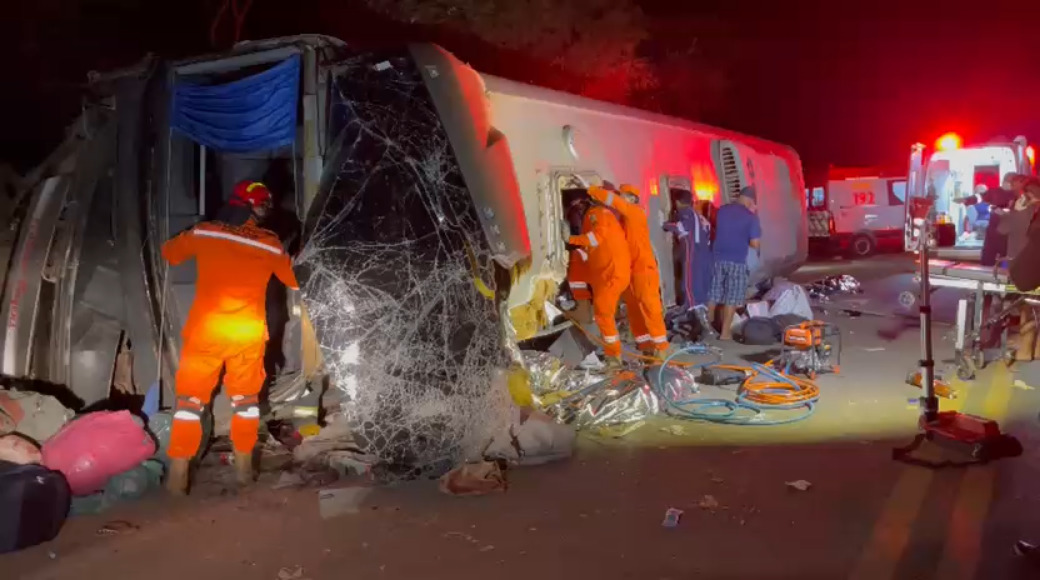 Raquel Lyra lamenta acidente de ônibus em Saloá: Raquel Lyra lamenta acidente de ônibus em Saloá:
