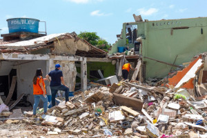 Desabamento após explosão em Olinda