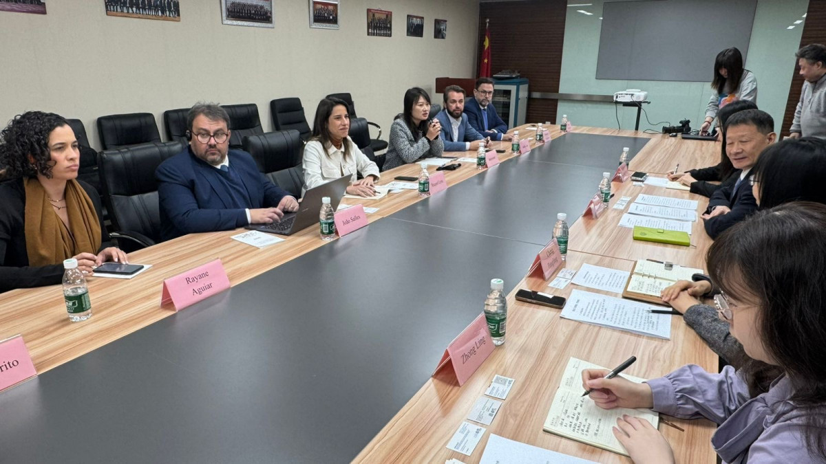 Nesta segunda-feira (20), a governadora esteve no Ministério de Comércio e na Câmara de Comércio do país asiático para apresentar o potencial de Pernambuco (Foto: Divulgação) Nesta segunda-feira (20), a governadora esteve no Ministério de Comércio e na Câmara de Comércio do país asiático para apresentar o potencial de Pernambuco/Foto: Divulgação
