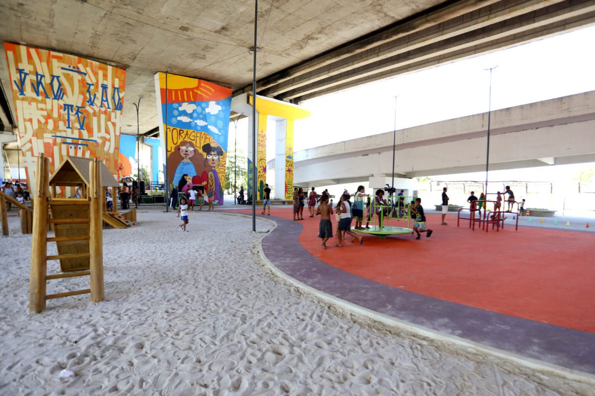 Comvida foi inaugurado sob Viaduto Capitão Temudo, na área central do Recife (Melissa Fernandes/ DP Foto)