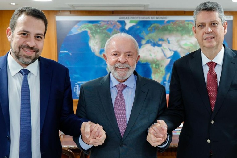 Guilherme Boulos vai ocupar o cargo de ministro-chefe da Secretaria-Geral da Presidência da República substituindo o ministro Márcio Macêdo na função (Ricardo Stuckert/PR) Guilherme Boulos vai ocupar o cargo de ministro-chefe da Secretaria-Geral da Presidência da República substituindo o ministro Márcio Macêdo na função/Ricardo Stuckert/PR