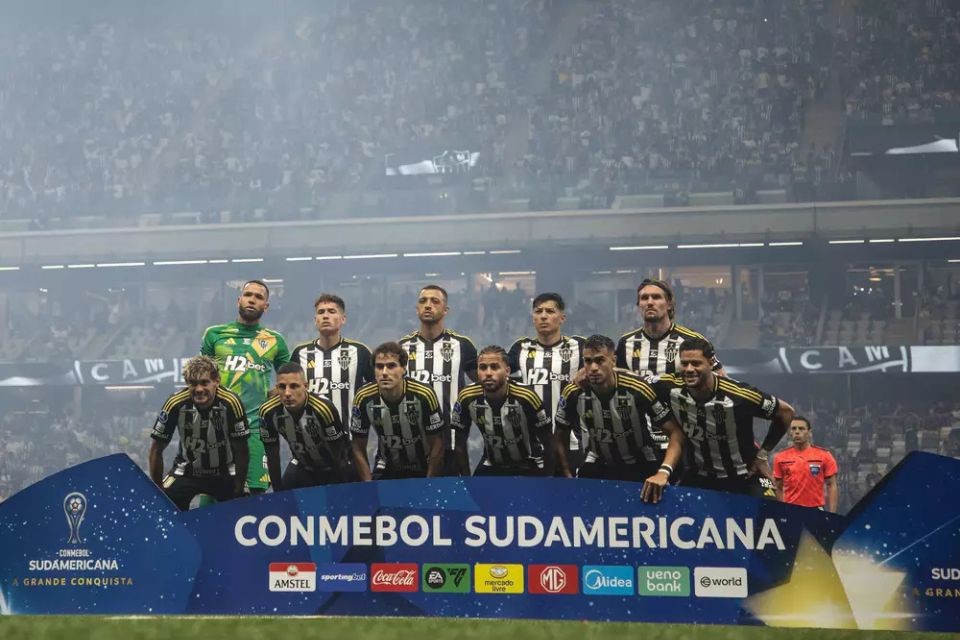 Elenco do Atlético-MG em jogo pela Sul-Americana/Pedro Souza/CAM