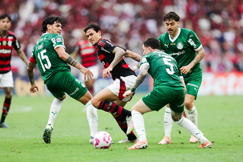 Flamengo e Palmeiras duelam pelo título do Brasileirão de 2025 e podem se enfrentar em uma possível final da Libertadores/GIlvan de Souza/Flamengo