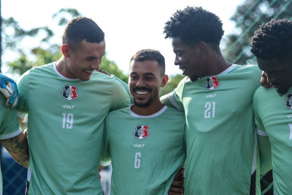 Evelyn Victoria/Santa Cruz