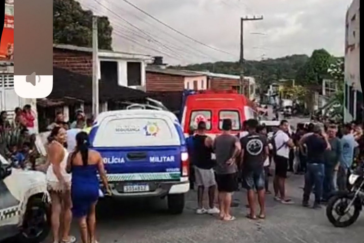 Acidenet atraiu a atenção de moradores do local, que acionaram o Samu (Foto: Reprodução/Instagram) Acidenet atraiu a atenção de moradores do local, que acionaram o Samu/Foto: Reprodução/Instagram