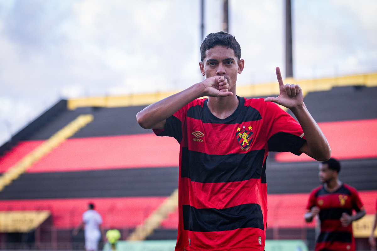 Rafinha, lateral-esquerdo do Sub-20 do Sport (Igor Cysneiros/Sport Recife) Rafinha, lateral-esquerdo do Sub-20 do Sport /Igor Cysneiros/Sport Recife