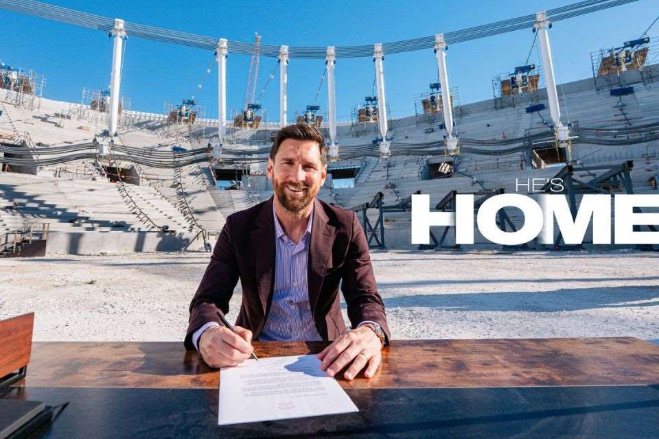 Messi em anúncio de renovação de contrato com o Inter Miami (Divulgação / Inter Miami) Messi em anúncio de renovação de contrato com o Inter Miami/Divulgação / Inter Miami