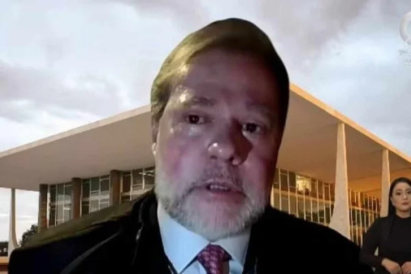 Ministro Toffoli se emociona e chora durante sessão do STF (Foto: Reprodução/TV Justiça) Ministro Toffoli se emociona e chora durante sessão do STF/Foto: Reprodução/TV Justiça