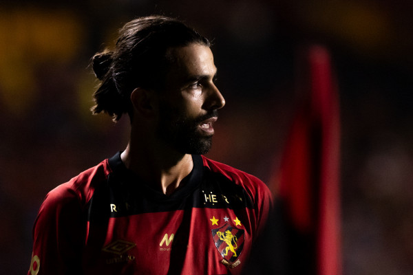 Recife, PE, 25/10/2025 - SPORT X MIRASSOL - Na noite deste sábado(25), a equipe do Sport recebeu a equipe do Mirassol pelo Campeonato Brasileiro da Serie A 2025 na Ilha do Retiro. Sergio Oliveira