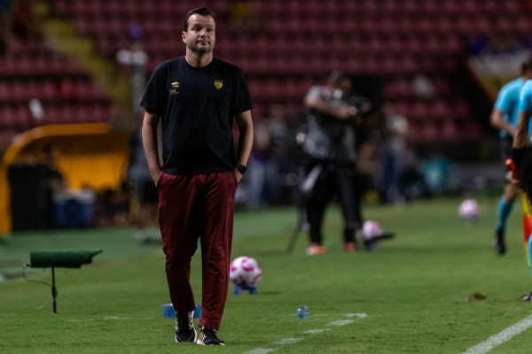 Recife, PE, 25/10/2025 - SPORT X MIRASSOL - Na noite deste sábado(25), a equipe do Sport recebeu a equipe do Mirassol pelo Campeonato Brasileiro da Serie A 2025 na Ilha do Retiro. Daniel Paulista (Rafael Vieira)